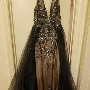 Jovani - Embellished Column Dress with Tulle